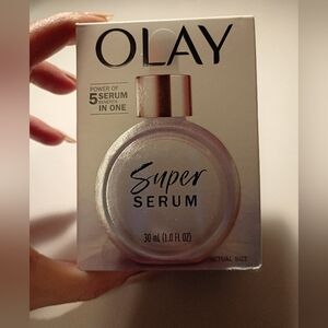 OLAY Super Serum in Silver and White